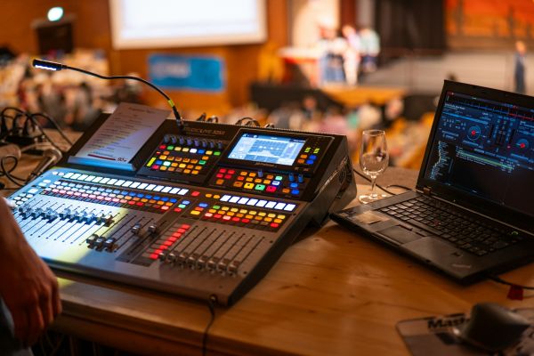 Top 5 tables de mixage pour une sono réussie